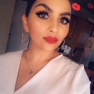 Meet your Posher, Fabiola